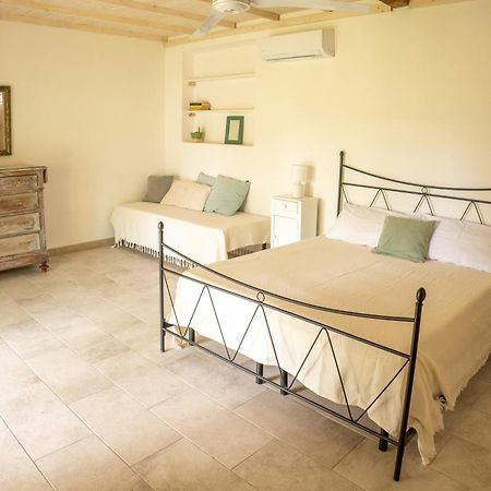Il Casale Villa Teulada Exteriör bild